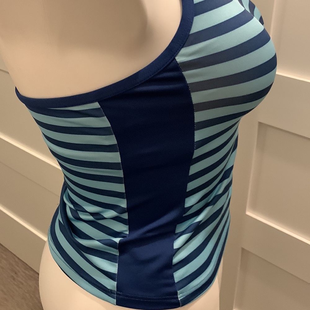 Nike Fitted Top Size L